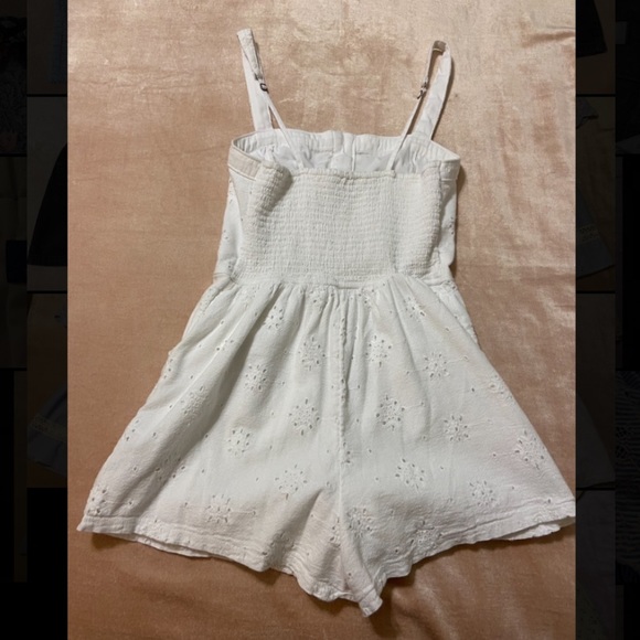 Hollister white eyelet romper - Picture 2 of 4